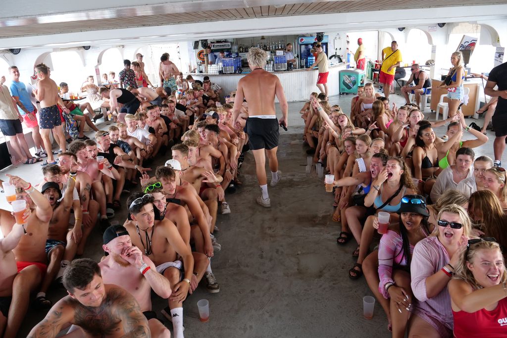 Booze cruise Sunny Beach